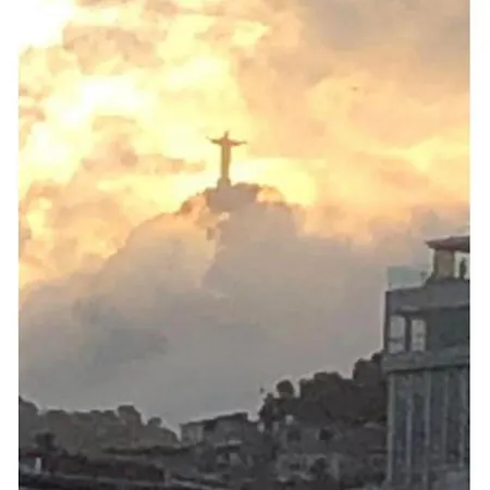 Copacabana Rua Tranquila E Arborizada Perto De Tudo Posto 2